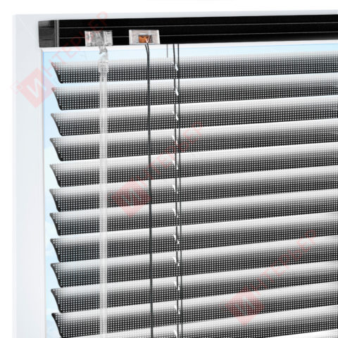Горизонтальные перфорированные алюминиевые жалюзи на пластиковые окна - цвет черный