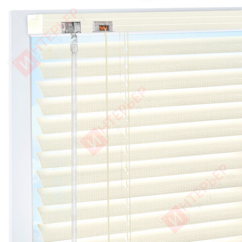 Горизонтальные перфорированные алюминиевые жалюзи на пластиковые окна - цвет жемчужно-белый