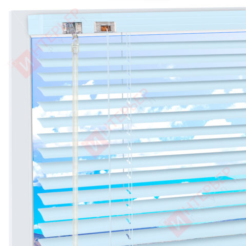 Горизонтальные алюминиевые жалюзи на пластиковые окна - цвет светло-голубой