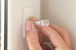 Установка горизонтальных деревянных жалюзи